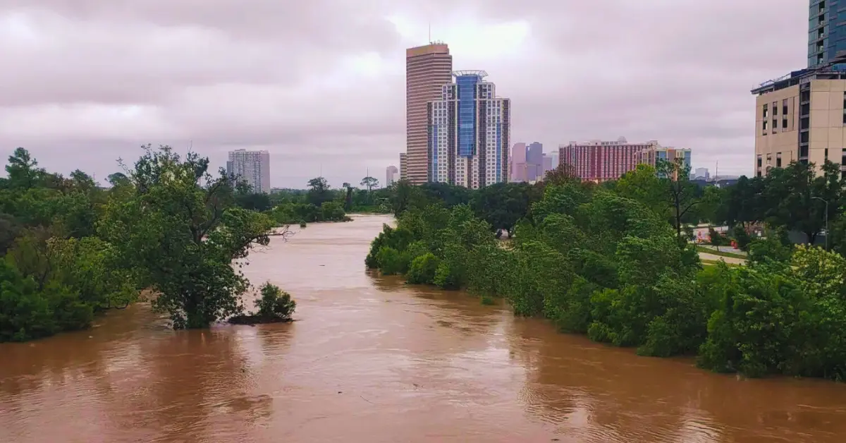 Hurricane Beryl ALERT: Houston Travel Survival Guide (Flights, Roads, & Safety)